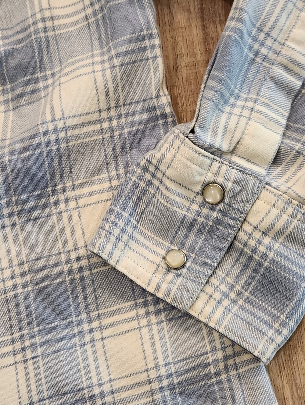 Eddie Bauer Womens Medium Blue Plaid Western Snap Shirt Pearl Snap Cotton - Picture 4 of 12